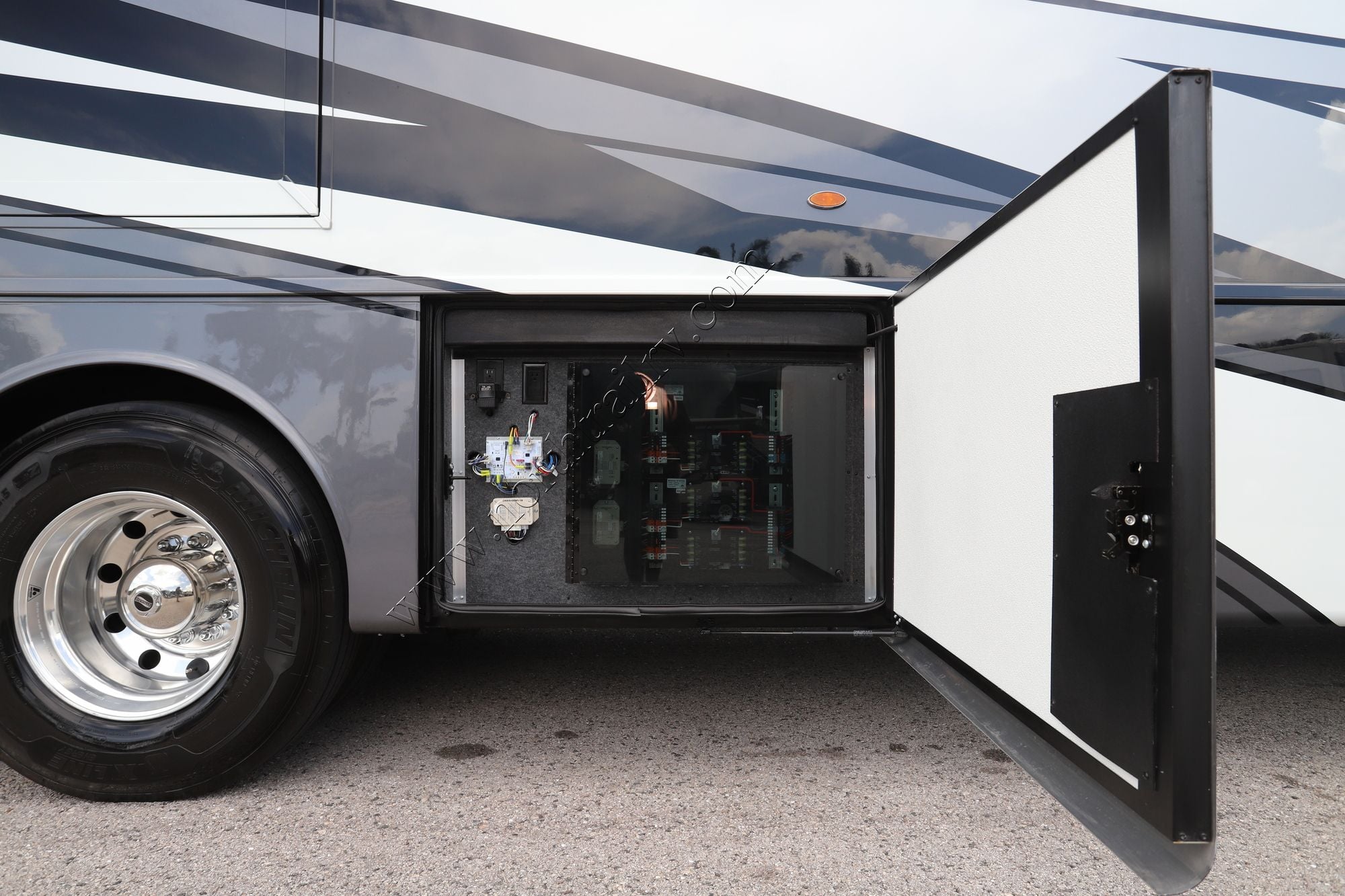 New 2026 Newmar Ventana 4340 Class A  For Sale