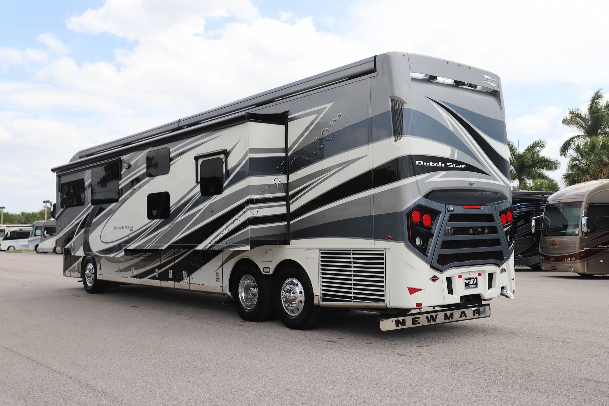 Used 2021 Newmar Dutch Star 4326 Class A  For Sale