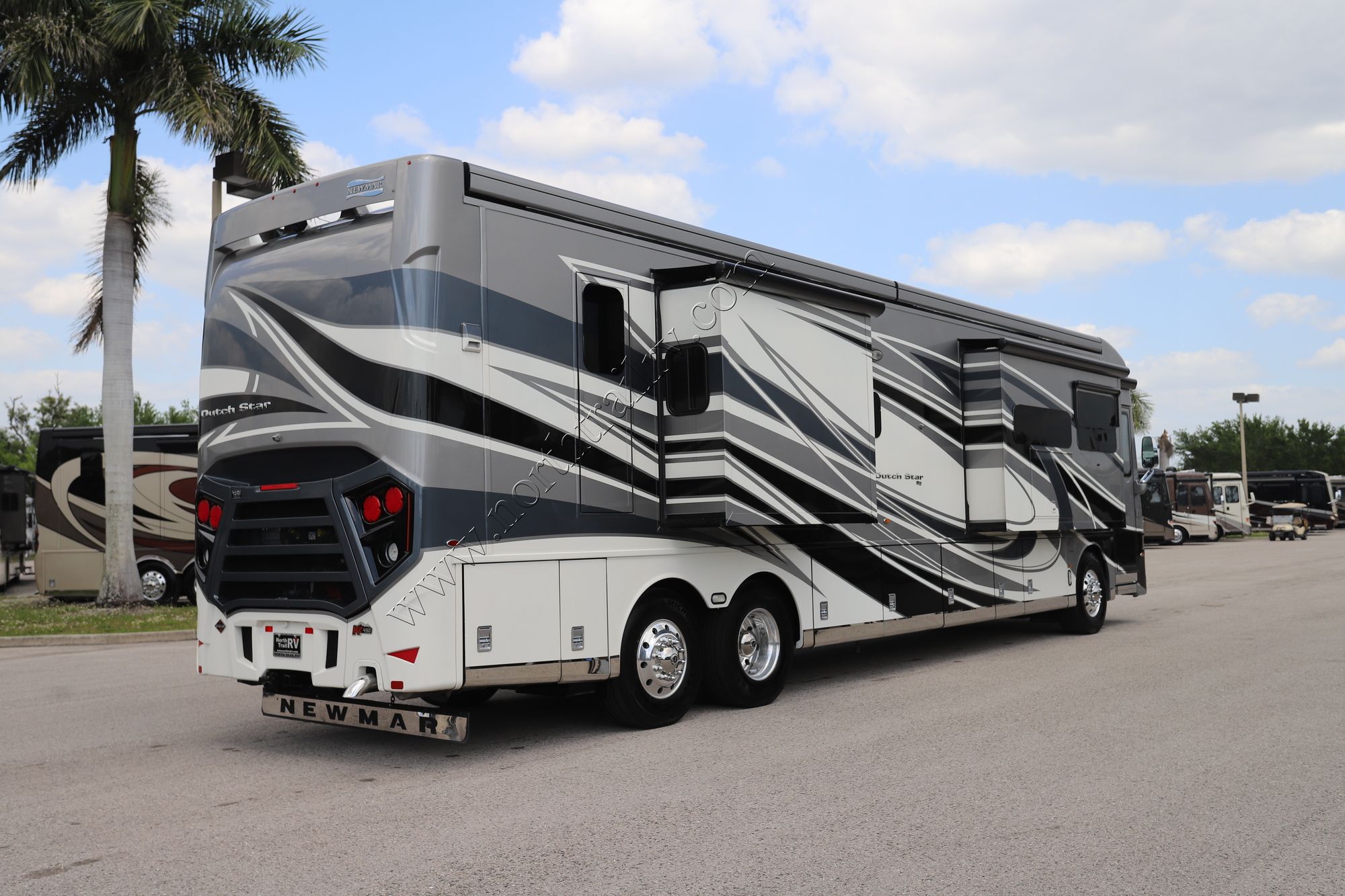 Used 2021 Newmar Dutch Star 4326 Class A  For Sale