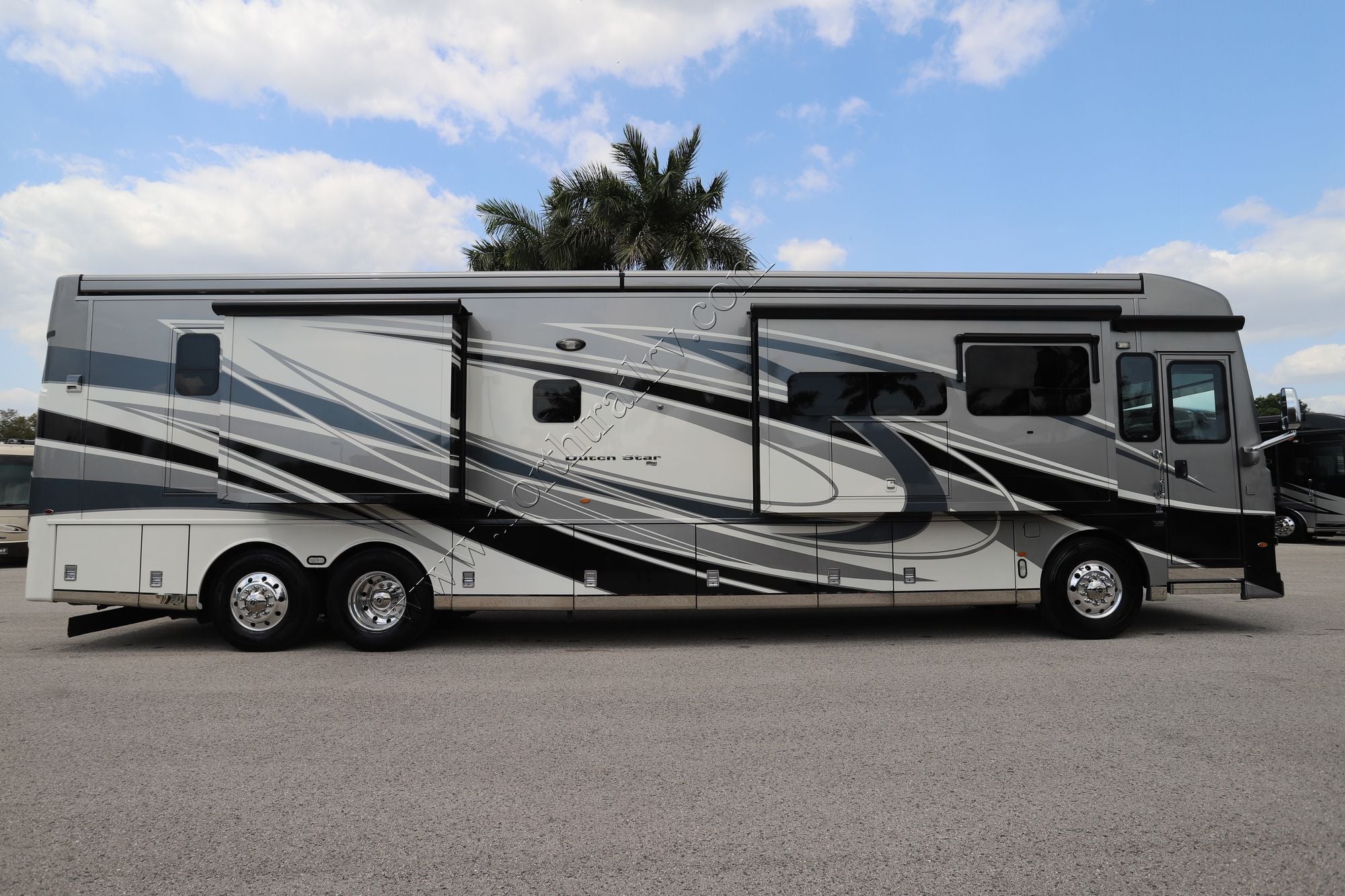 Used 2021 Newmar Dutch Star 4326 Class A  For Sale