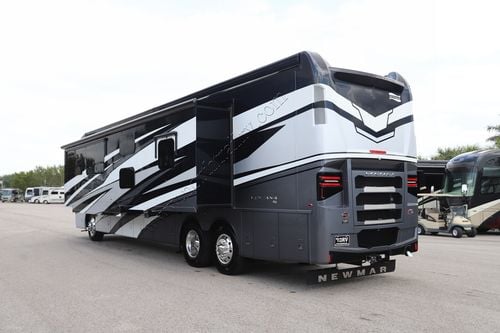 2026 Newmar Ventana 4340 Class A