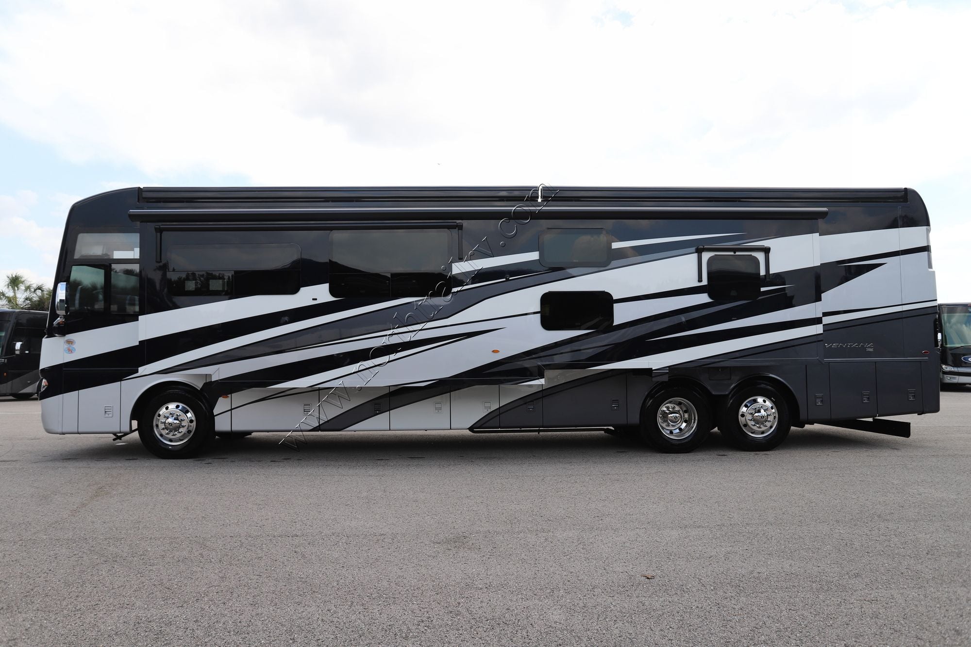 New 2026 Newmar Ventana 4340 Class A  For Sale