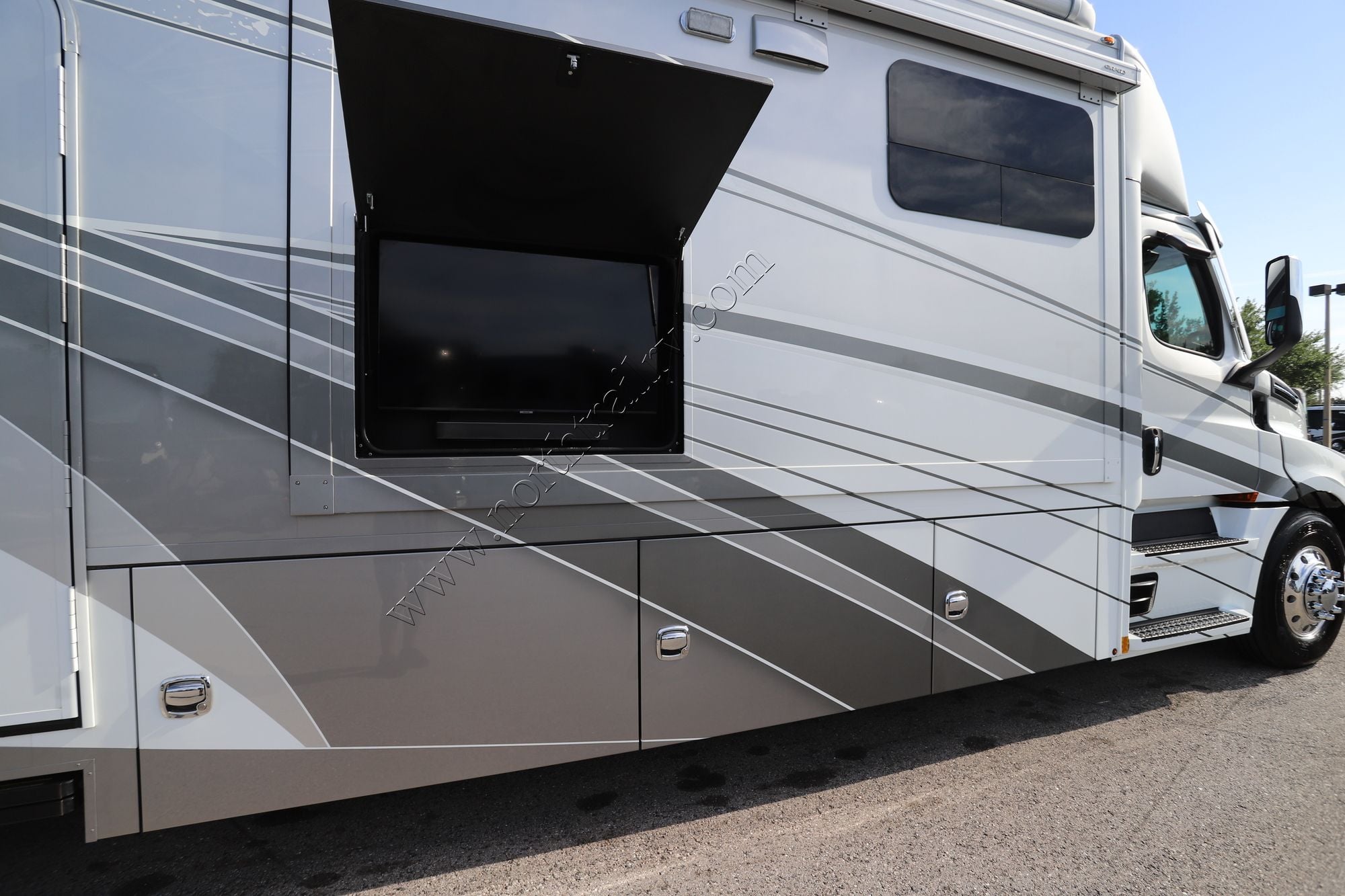 Used 2023 Renegade Rv Xl 45DBM Super C  For Sale
