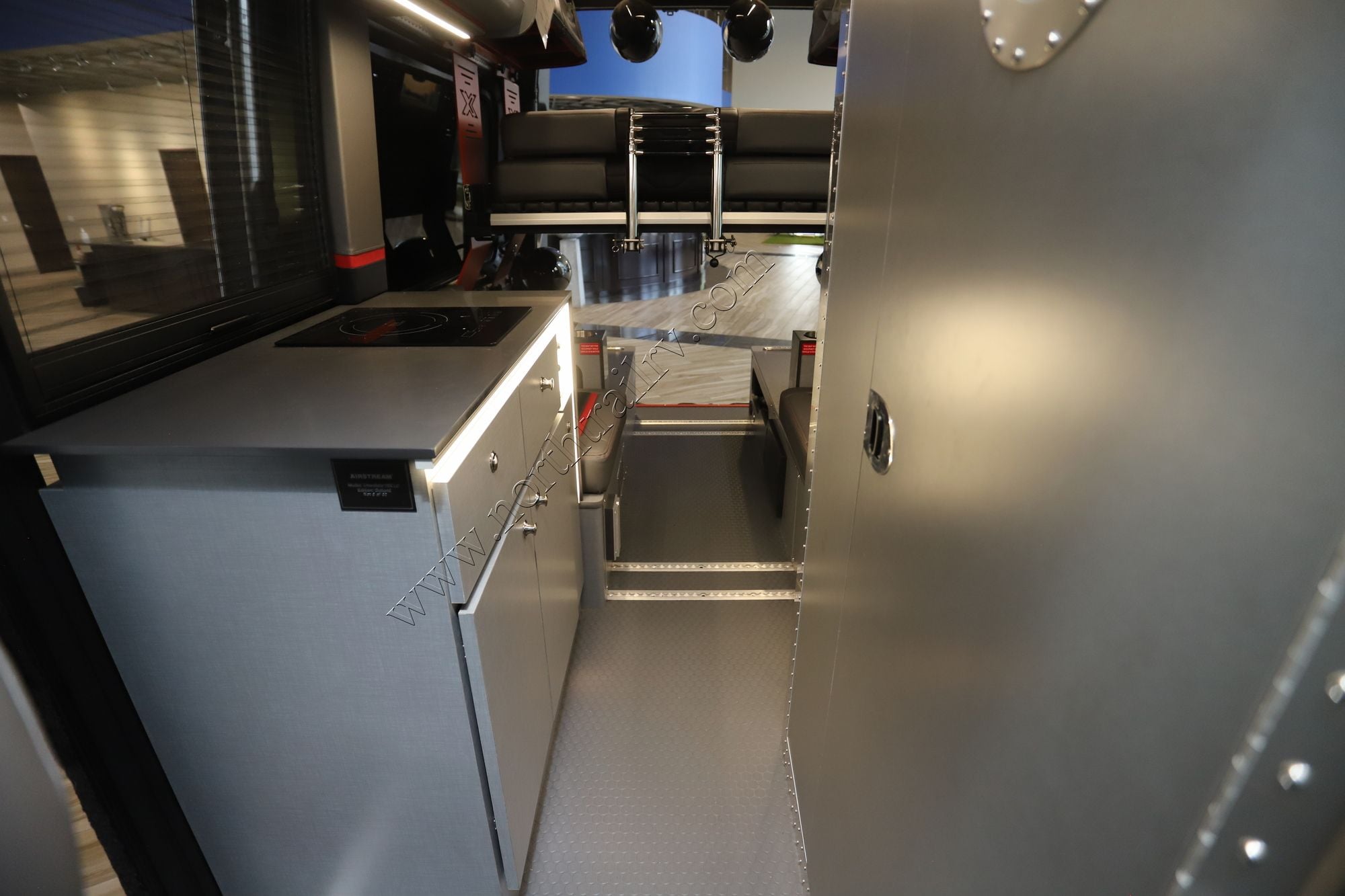 2026 Airstream Interstate 19X OUTLAND Class B New  For Sale