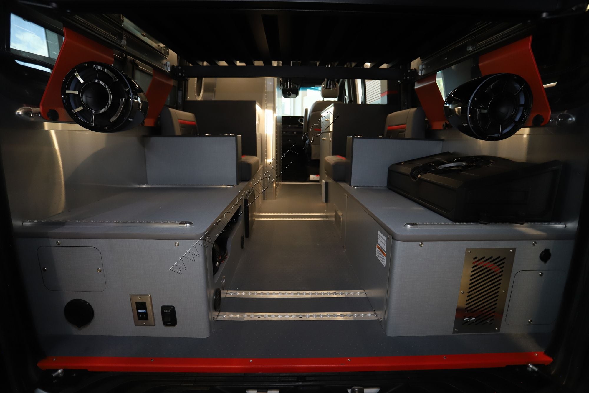 2026 Airstream Interstate 19X OUTLAND Class B New  For Sale