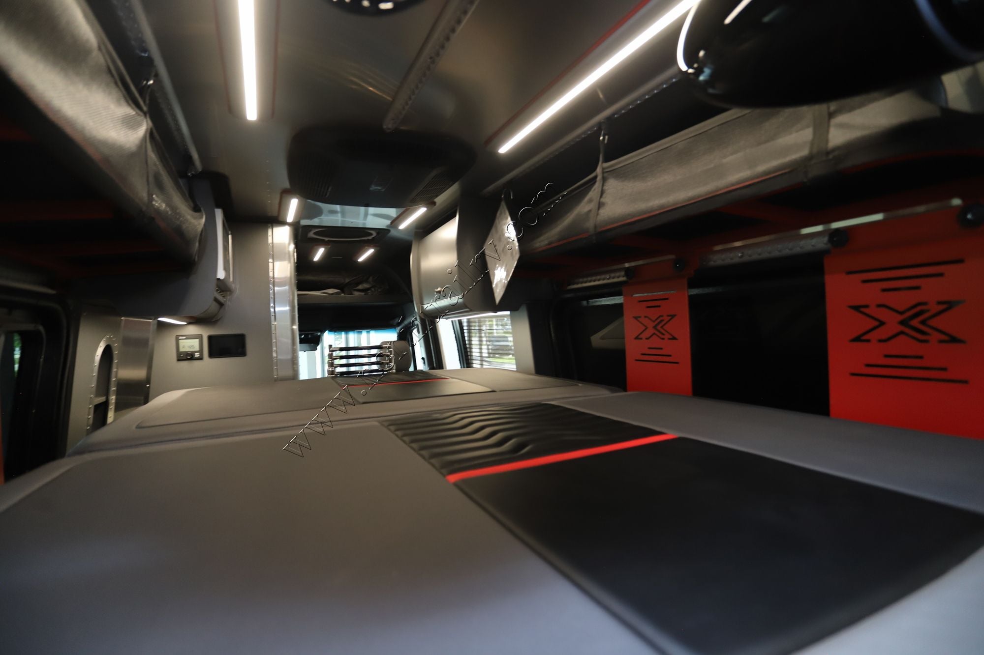 2026 Airstream Interstate 19X OUTLAND Class B New  For Sale