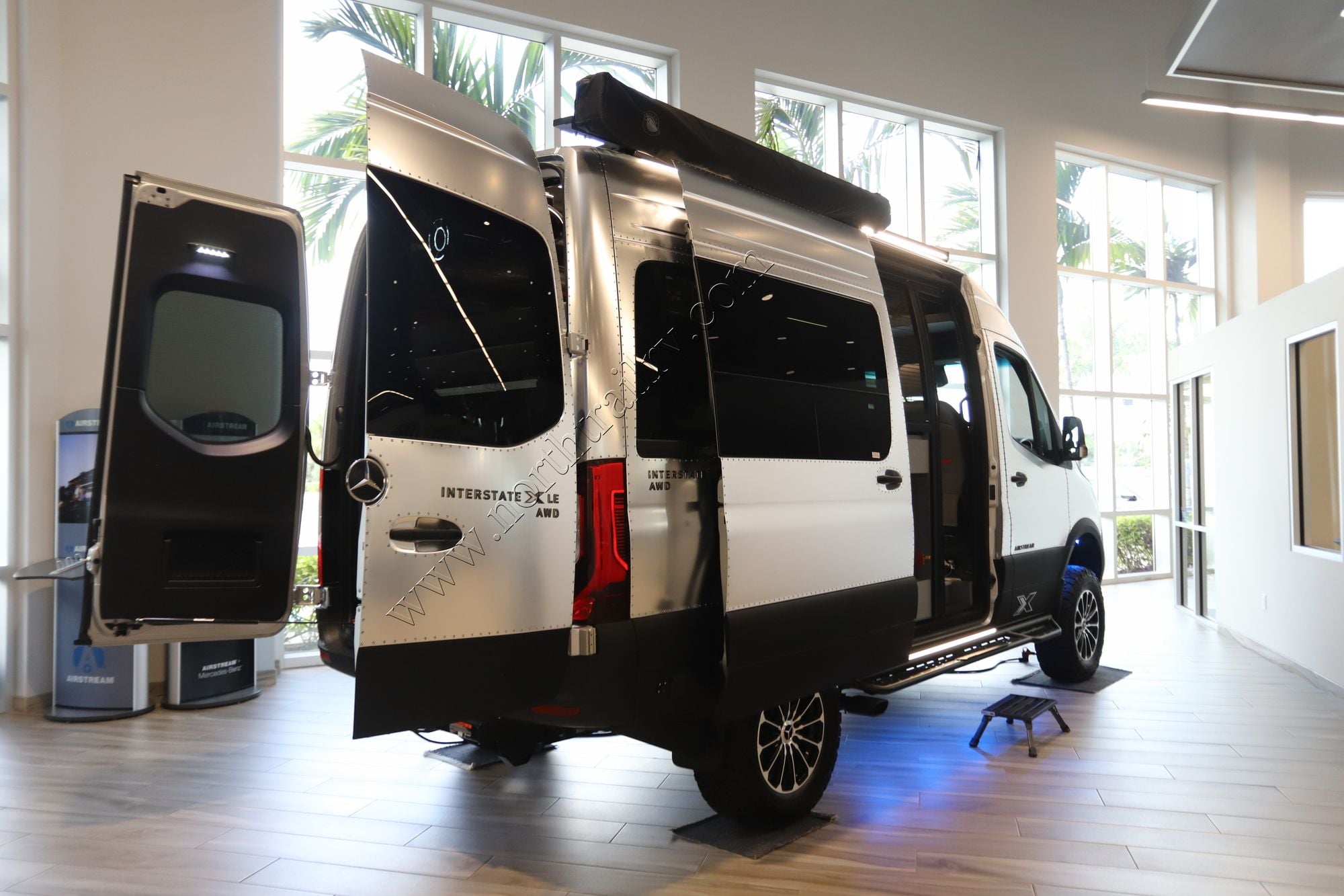 2026 Airstream Interstate 19X OUTLAND Class B New  For Sale