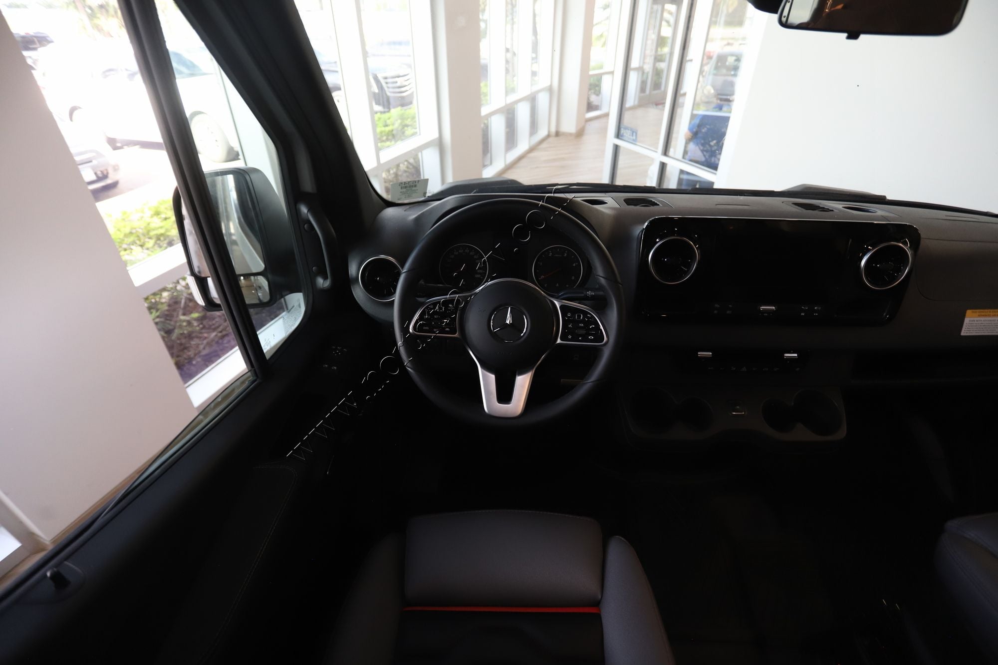 2026 Airstream Interstate 19X OUTLAND Class B New  For Sale