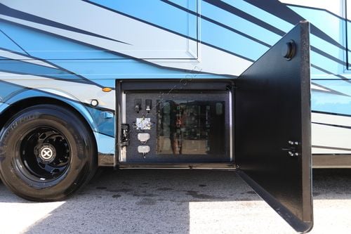 2026 Newmar Essex 4551