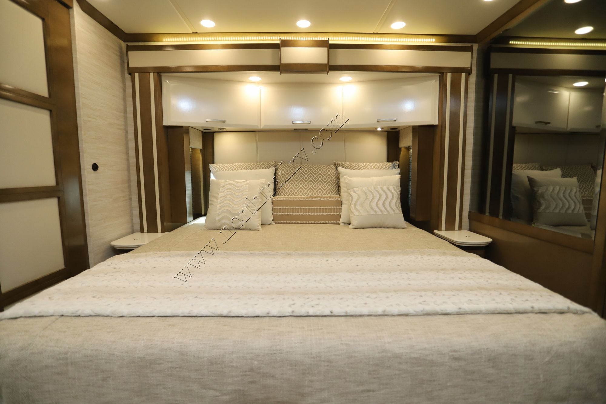 New 2026 Newmar Essex 4551 Class A  For Sale