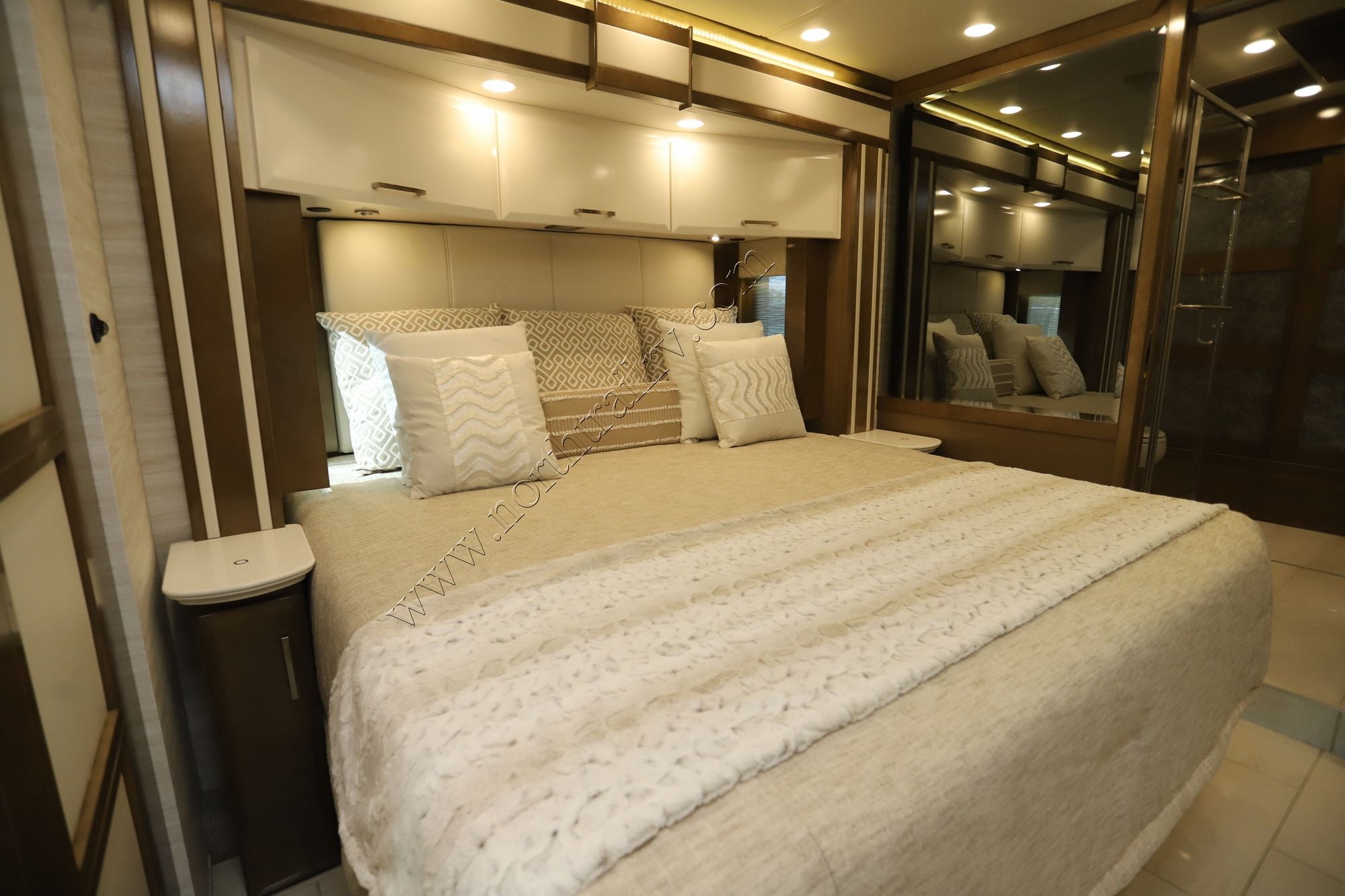 New 2026 Newmar Essex 4551 Class A  For Sale