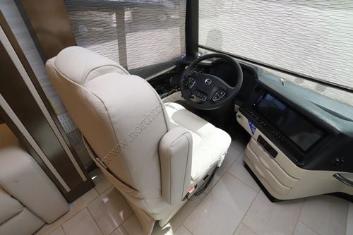 2026 Newmar Essex 4551