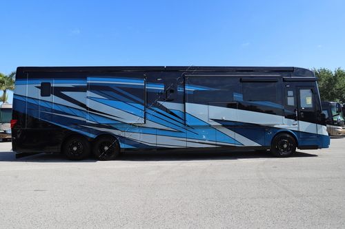 2026 Newmar Essex 4551