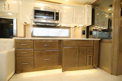 2026 Newmar Essex 4551