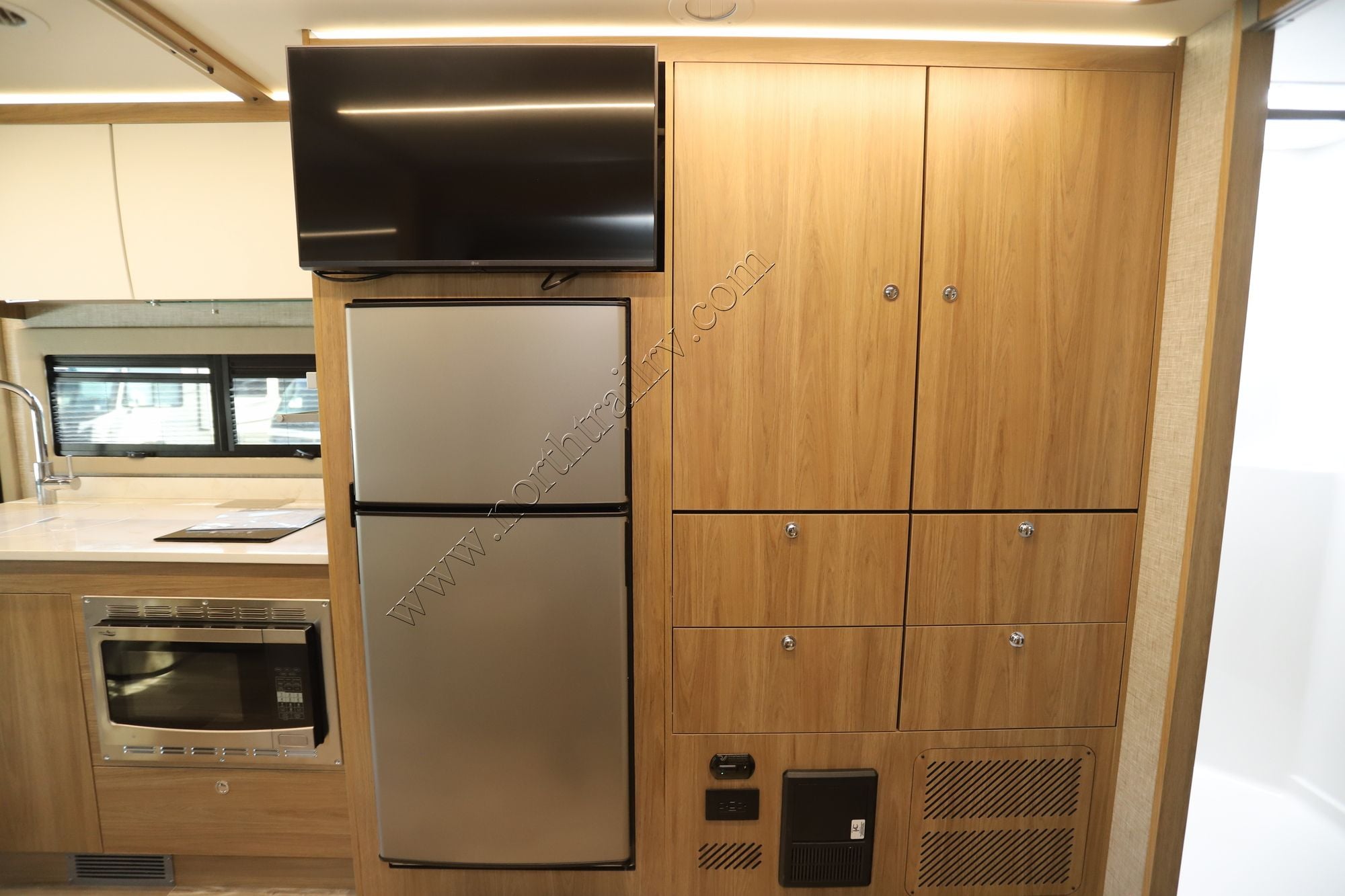 New 2026 Tiffin Motor Homes Wayfarer 25RW Class C  For Sale