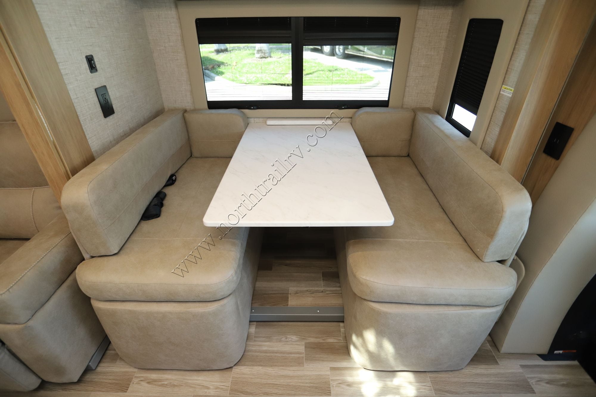 New 2026 Tiffin Motor Homes Wayfarer 25RW Class C  For Sale