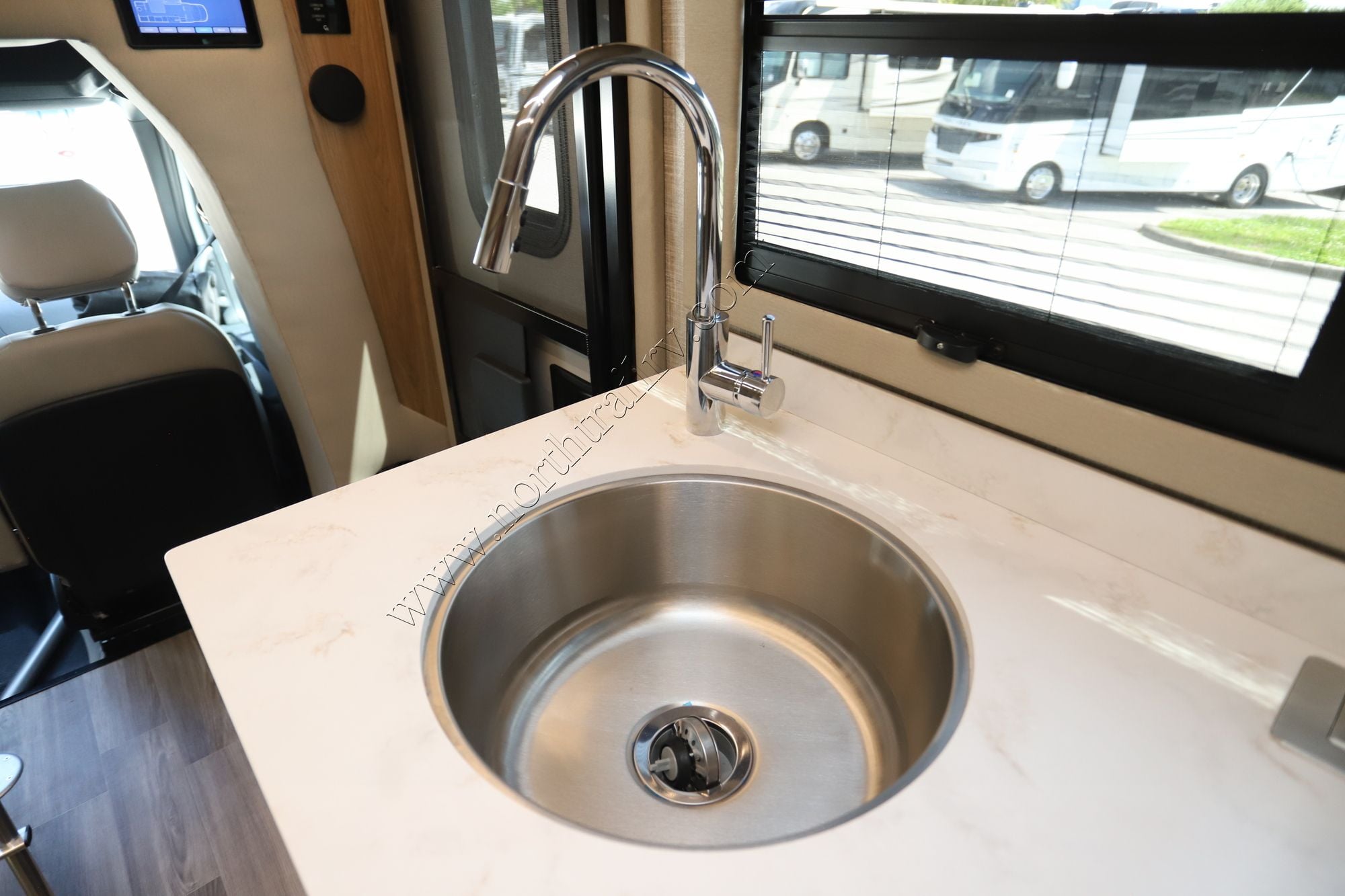 New 2026 Tiffin Motor Homes Wayfarer 25RW Class C  For Sale