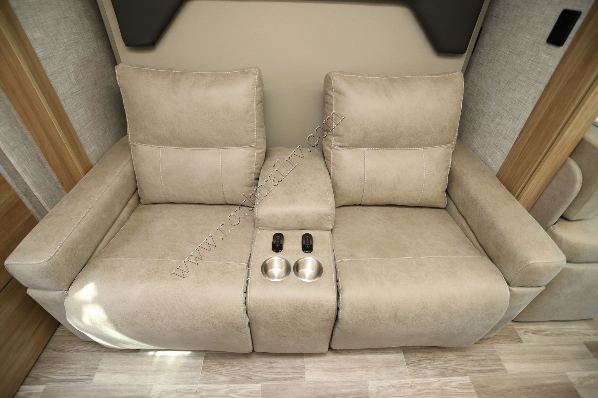 New 2026 Tiffin Motor Homes Wayfarer 25RW Class C  For Sale