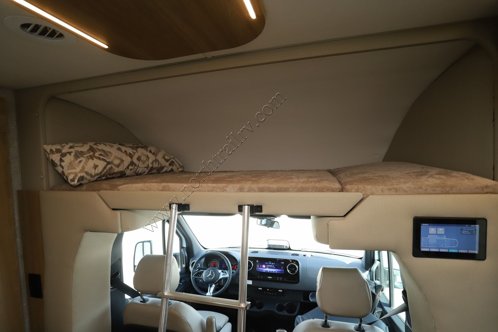New 2026 Tiffin Motor Homes Wayfarer 25RW Class C  For Sale