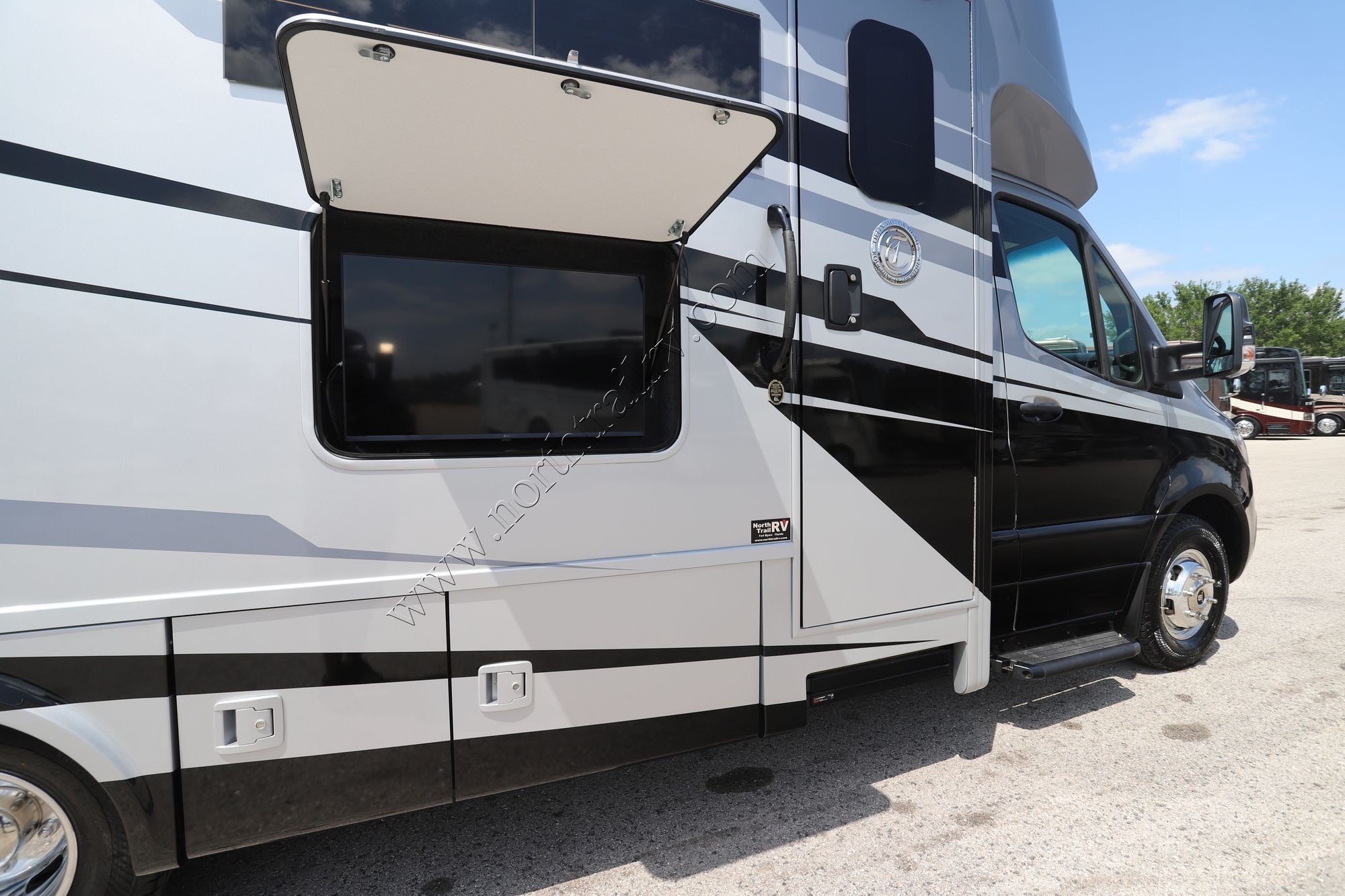 New 2026 Tiffin Motor Homes Wayfarer 25RW Class C  For Sale