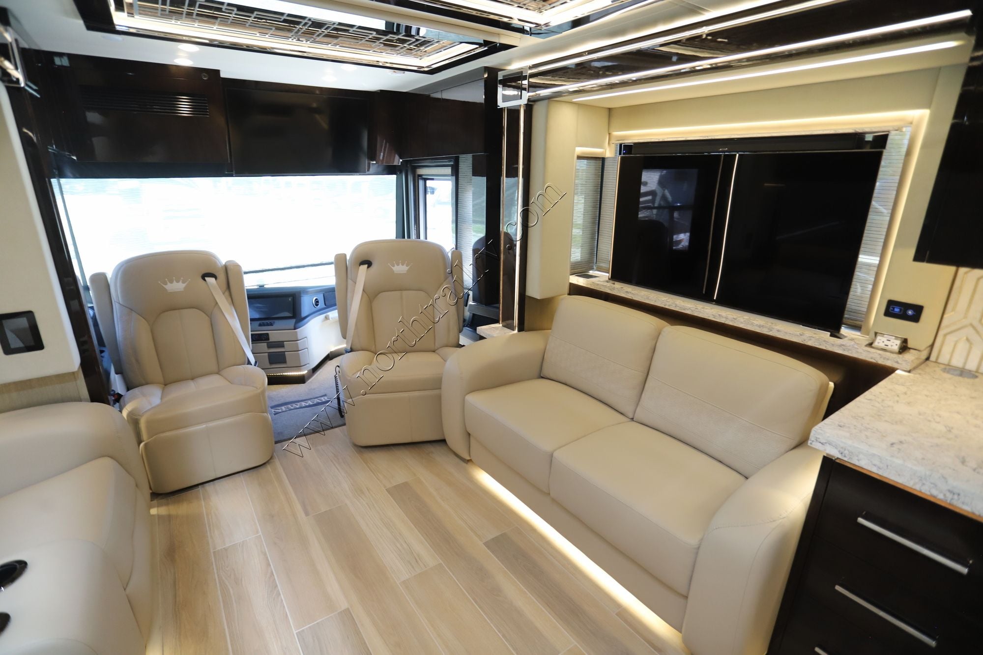 New 2025 Newmar King Aire 4531 Class A  For Sale