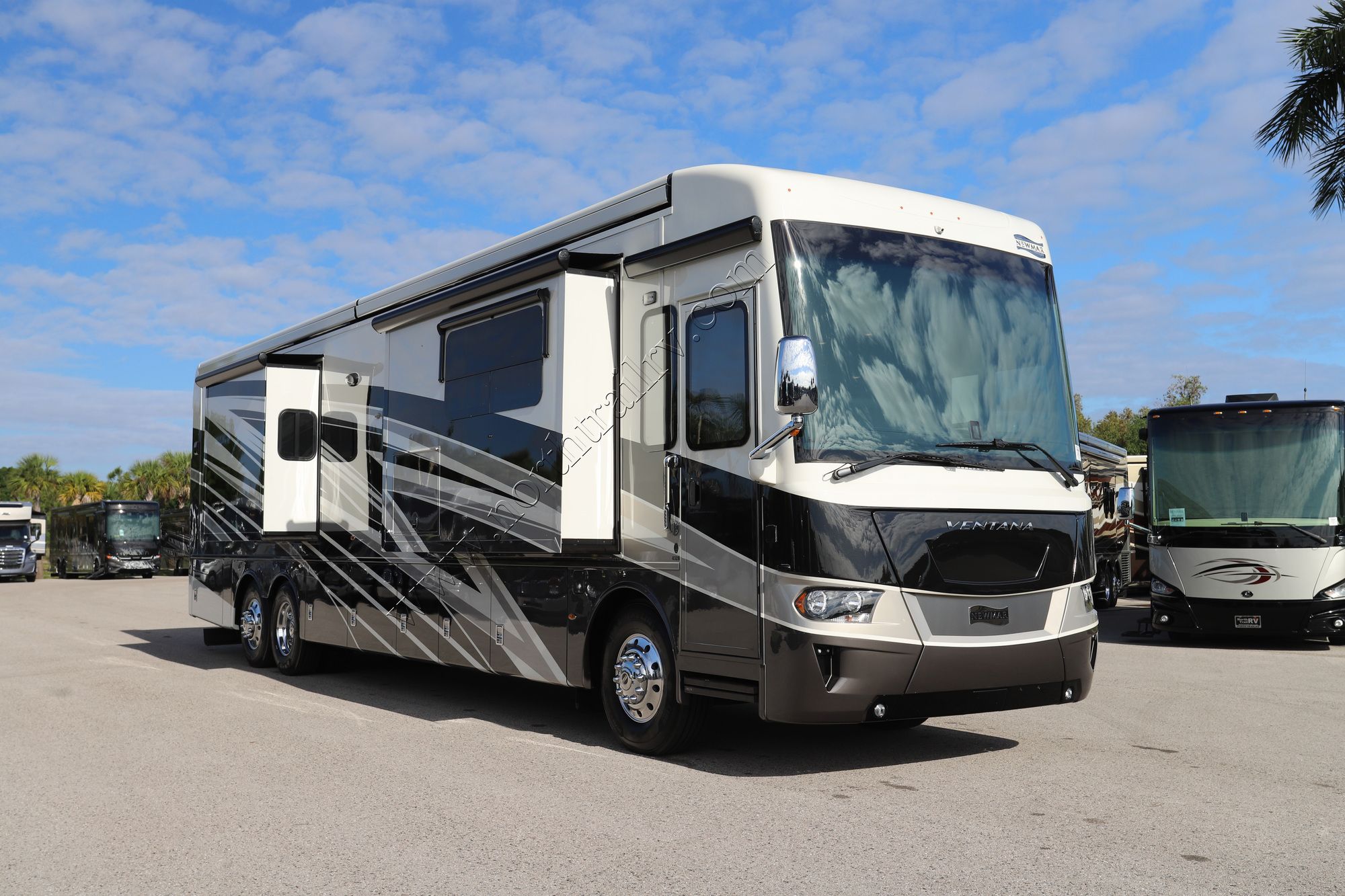 Used 2023 Newmar Ventana 4328 Class A  For Sale