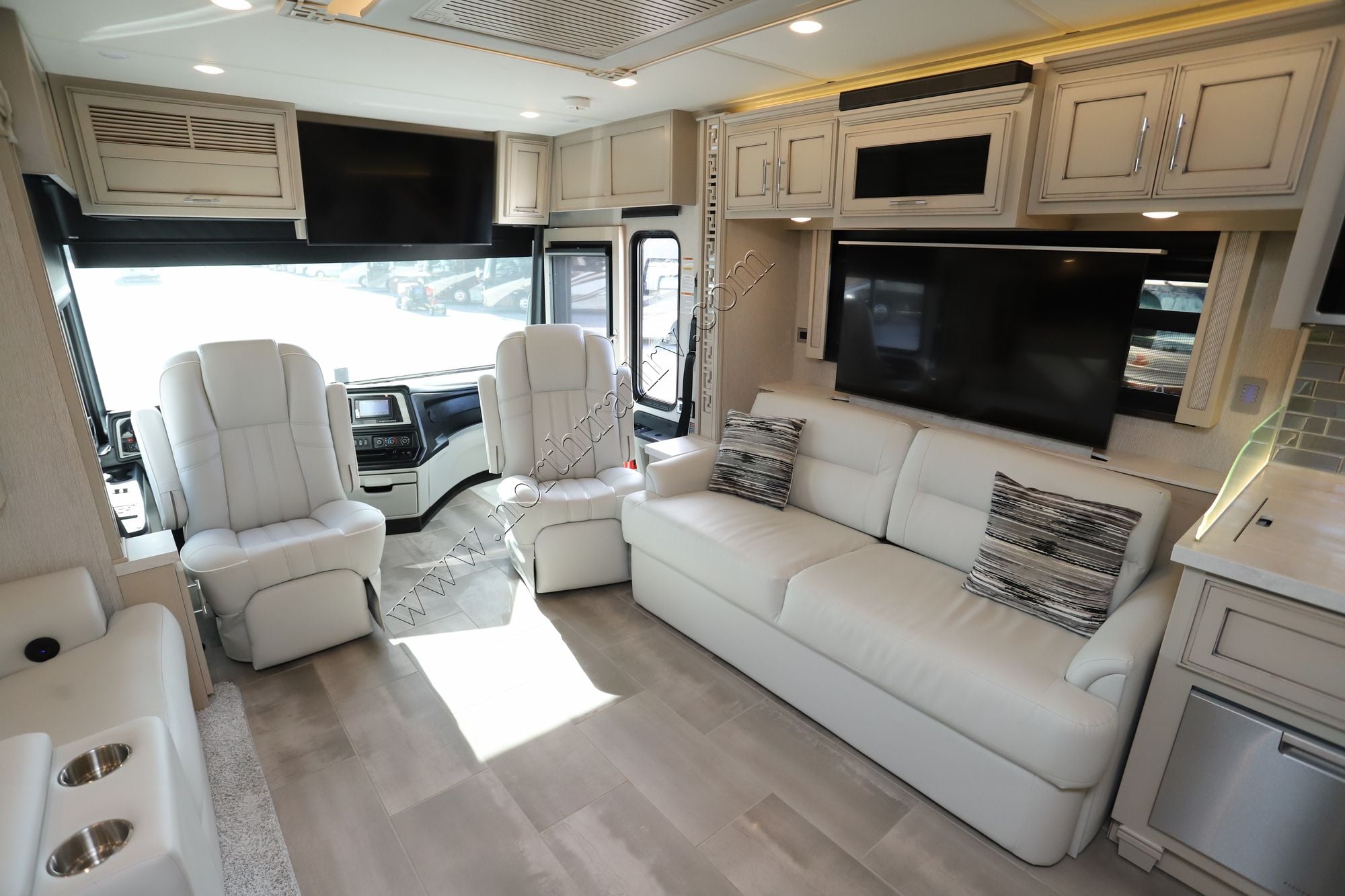 Used 2023 Newmar Ventana 4328 Class A  For Sale