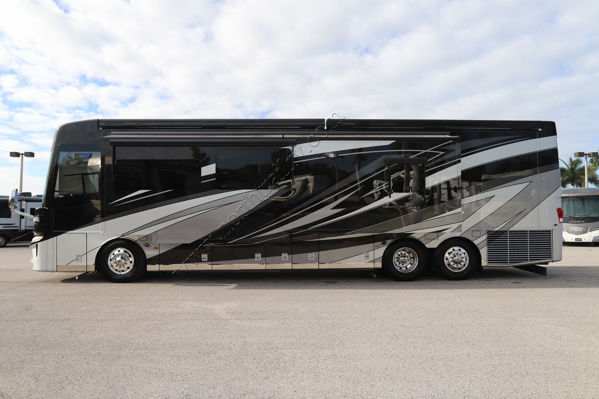 Used 2021 Newmar Mountain Aire 4118 Class A  For Sale