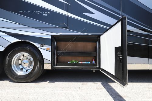 2021 Newmar Mountain Aire 4118