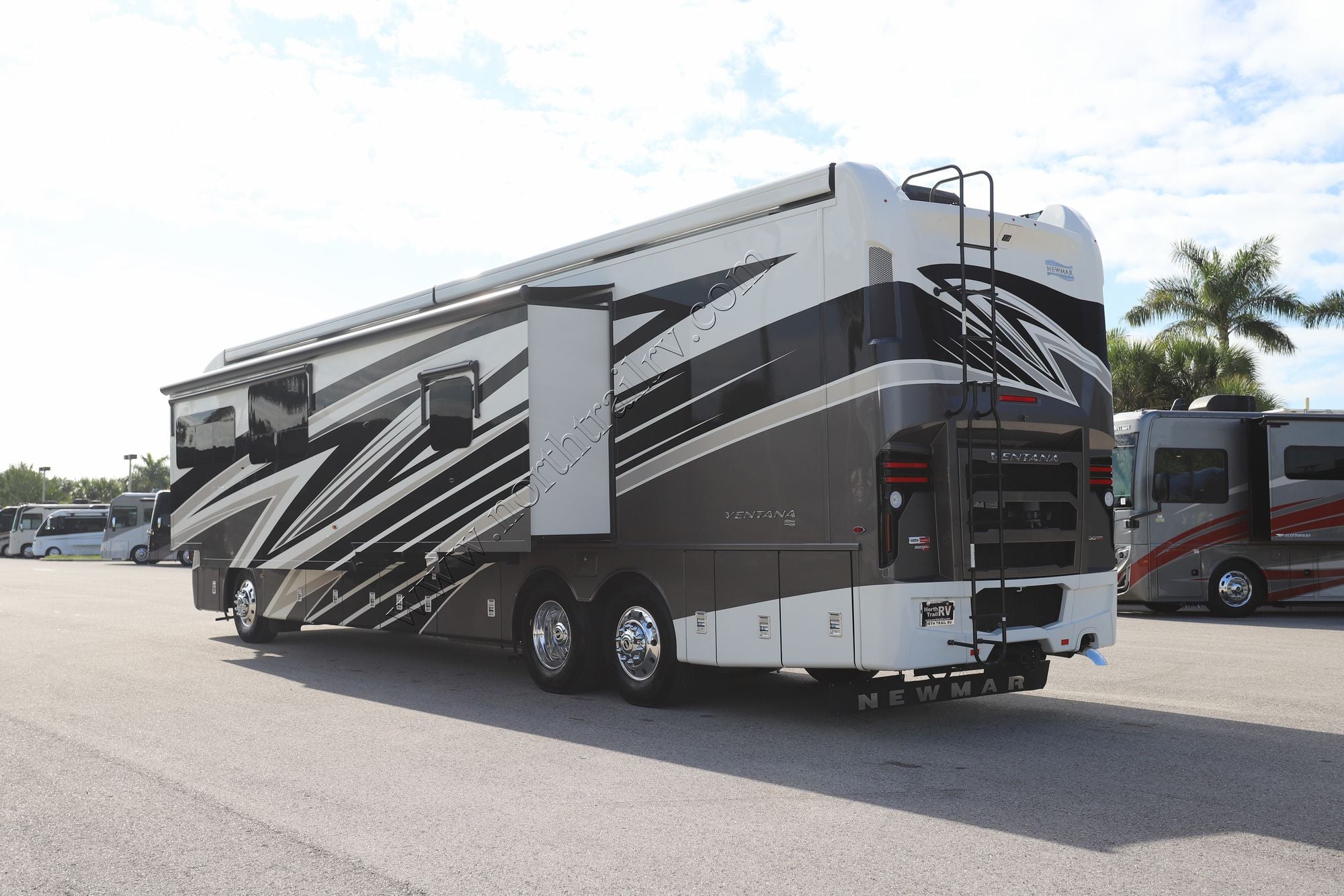 Used 2023 Newmar Ventana 4328 Class A  For Sale
