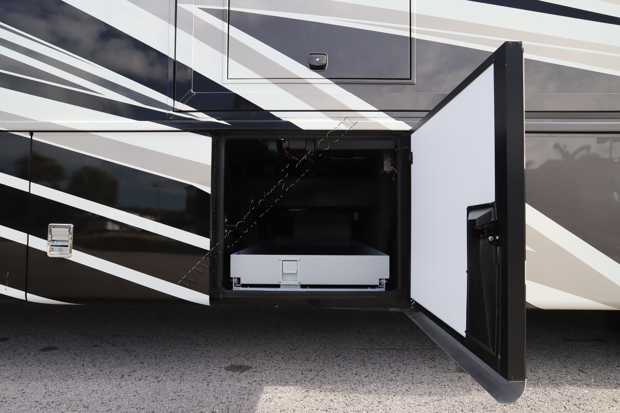 Used 2023 Newmar Ventana 4328 Class A  For Sale