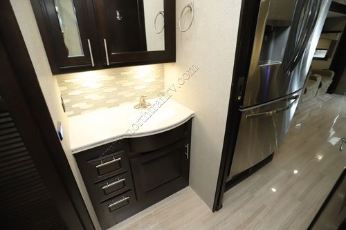 2021 Dynamax Dynaquest Xl 3801TS