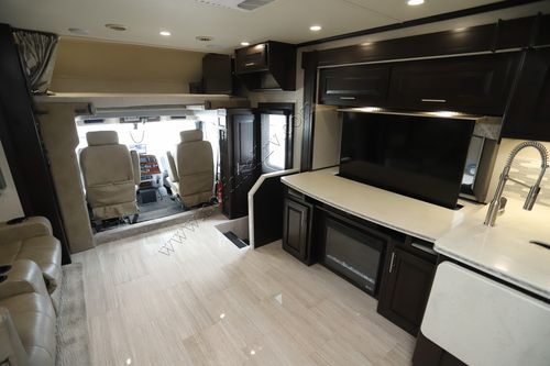 2021 Dynamax Dynaquest Xl 3801TS