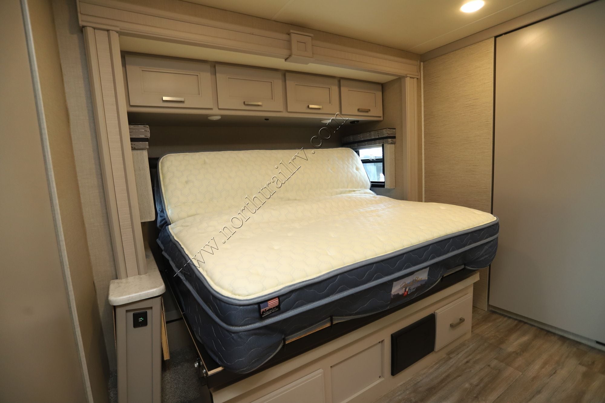 Used 2023 Thor Miramar 34.7 Class A  For Sale