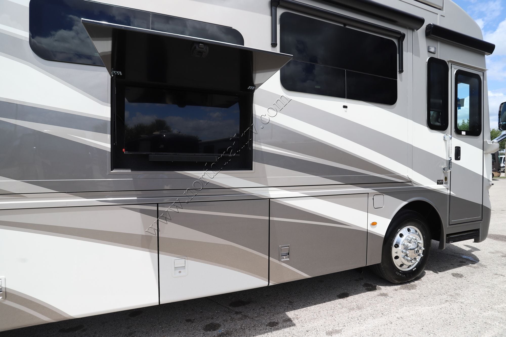 New 2026 Newmar Ventana 4037 Class A  For Sale