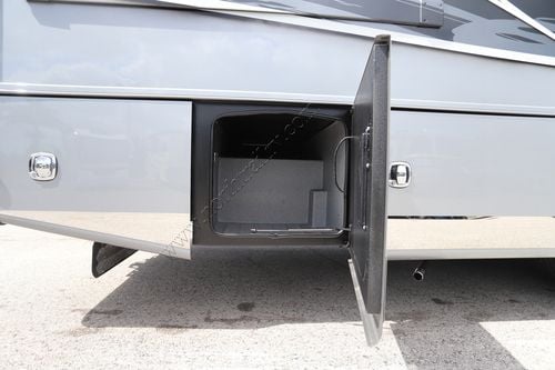 2021 Dynamax Dynaquest Xl 3801TS