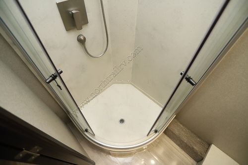 2021 Dynamax Dynaquest Xl 3801TS