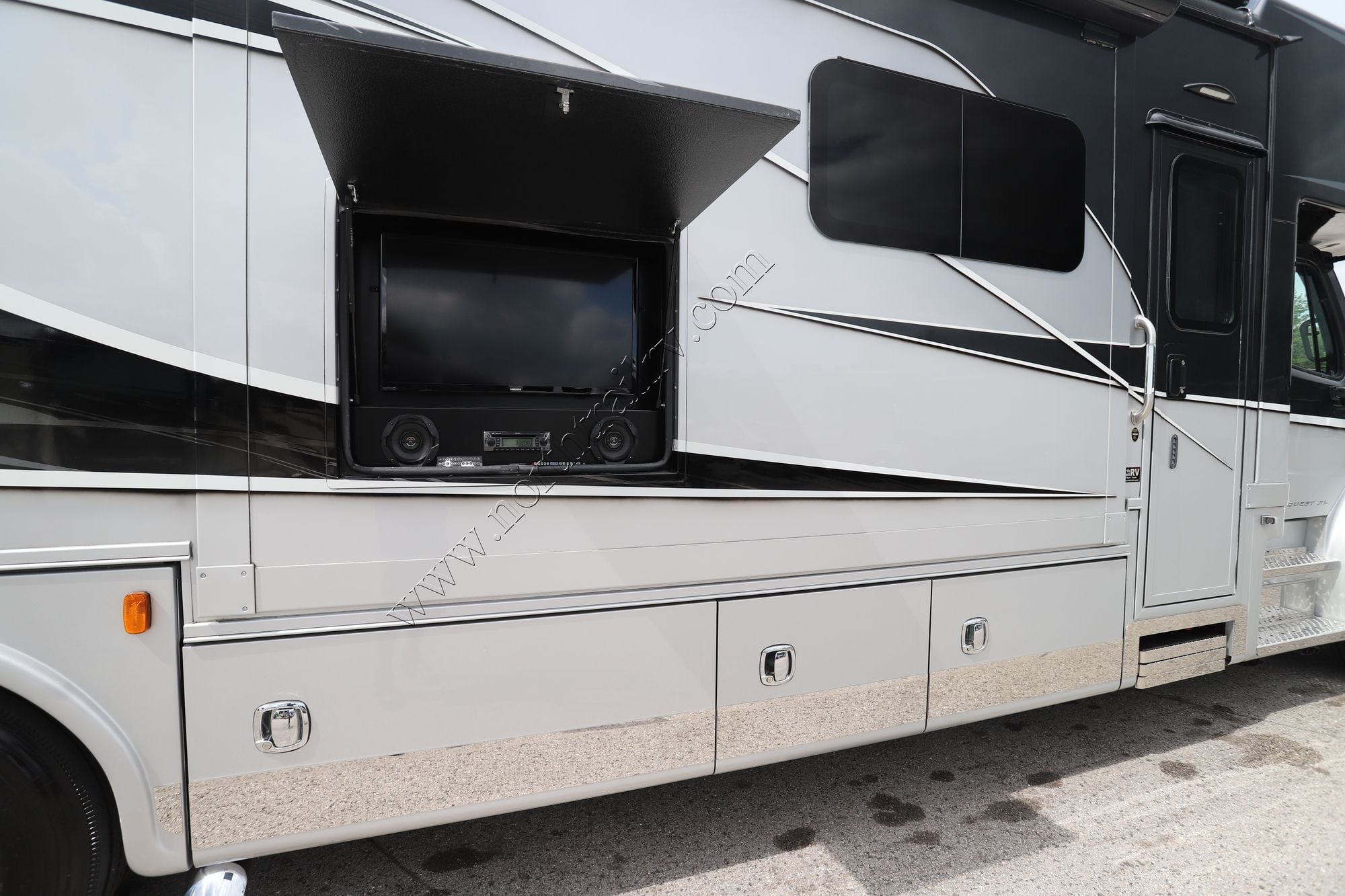 Used 2021 Dynamax Dynaquest Xl 3801TS Super C  For Sale