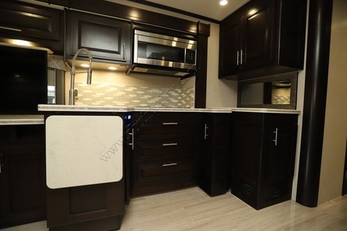 2021 Dynamax Dynaquest Xl 3801TS