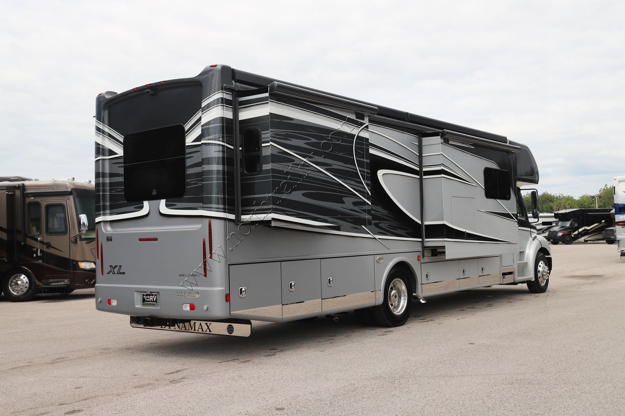 Used 2021 Dynamax Dynaquest Xl 3801TS Super C  For Sale
