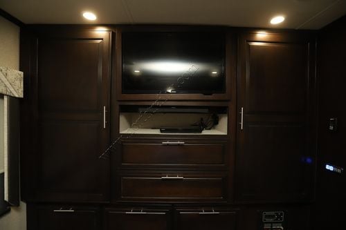 2021 Dynamax Dynaquest Xl 3801TS