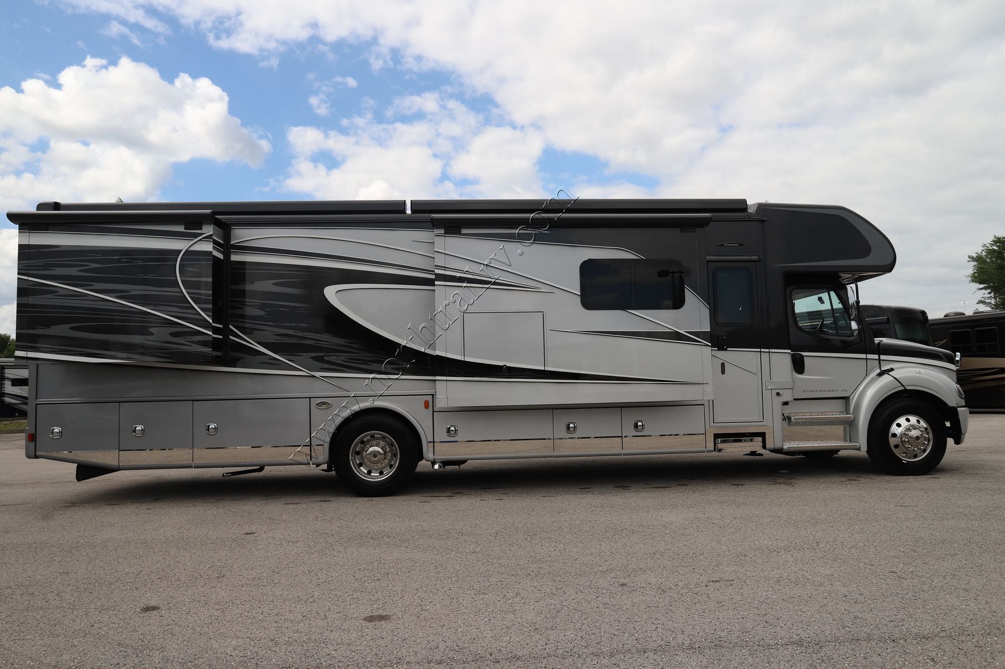 Used 2021 Dynamax Dynaquest Xl 3801TS Super C  For Sale