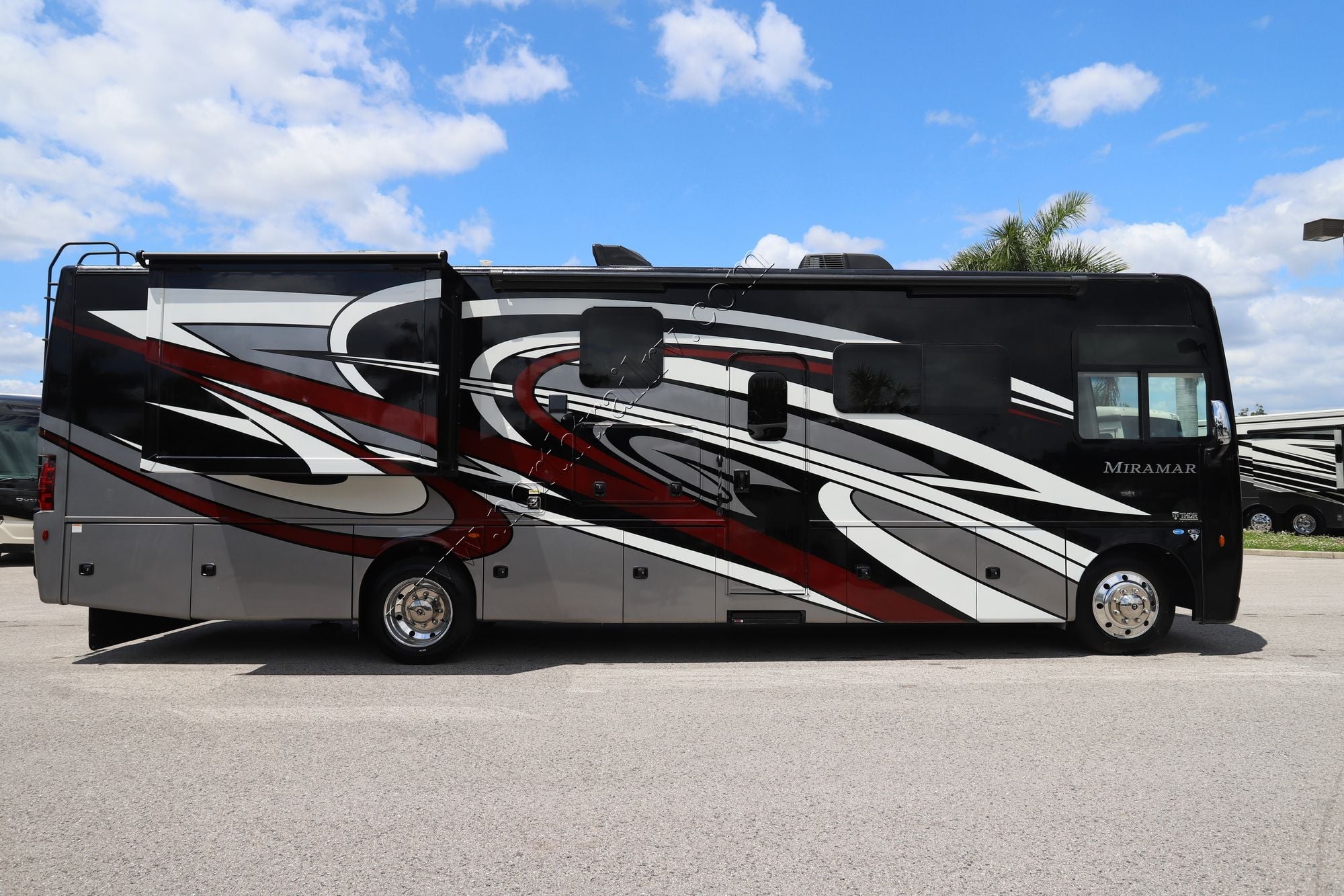 Used 2023 Thor Miramar 34.7 Class A  For Sale
