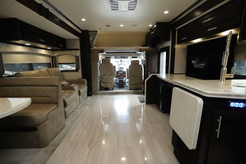 2021 Dynamax Dynaquest Xl 3801TS