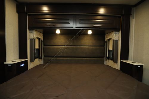 2021 Dynamax Dynaquest Xl 3801TS