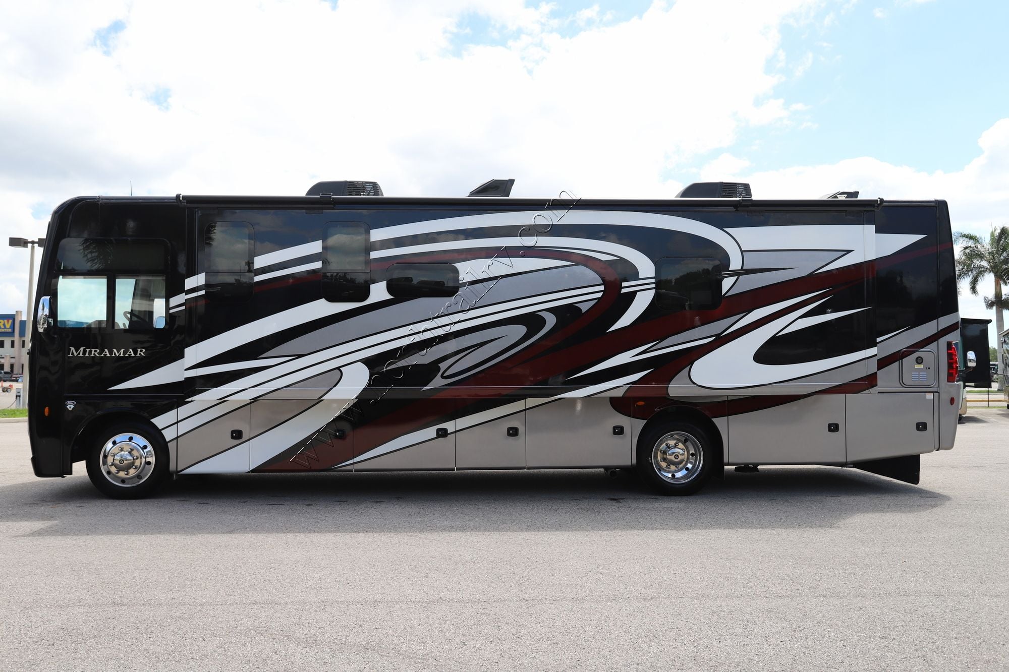 Used 2023 Thor Miramar 34.7 Class A  For Sale