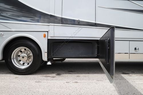 2021 Dynamax Dynaquest Xl 3801TS