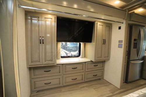 2024 Newmar Dutch Star 4081 Class A