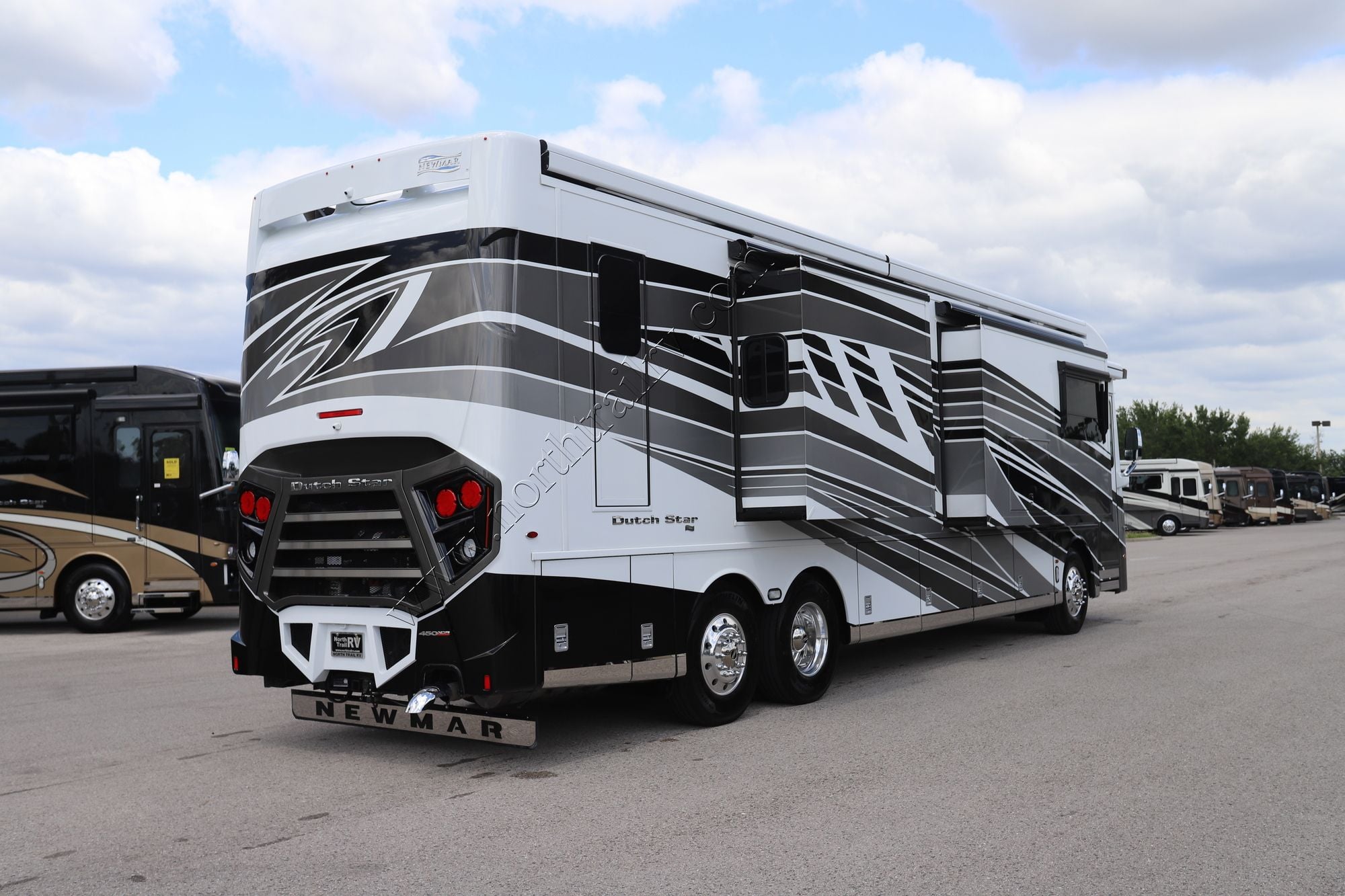 Used 2024 Newmar Dutch Star 4081 Class A  For Sale