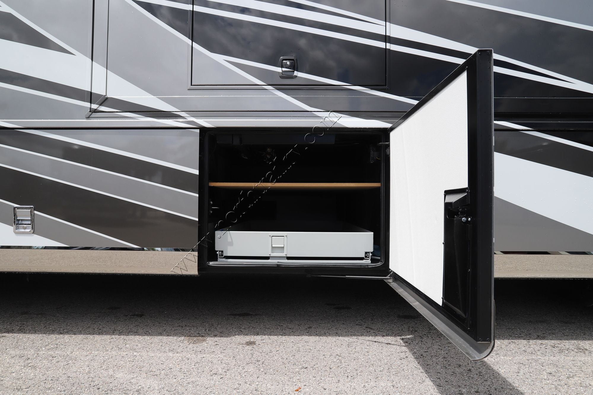 Used 2024 Newmar Dutch Star 4081 Class A  For Sale